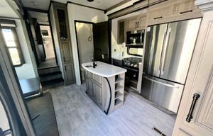 Montana Legacy | Large Luxurious RV with 5 slides