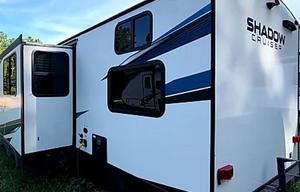 2022 Thor Shadow Cruiser- 2 Bedroom - Sleeps 10