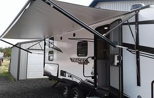 28' 2022 Tracer Bunkhouse - Sleeps 6 + 2 Children