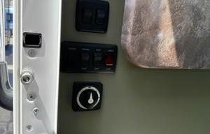 C2 Luxury Thor Chateau 22e -Starlink WiFi Equipped