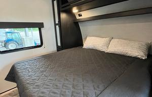 2022 Fuel 305 RV rental photo 25