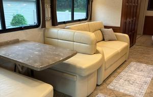 Family Fun! RV | Bunks | Generator | Easy to Drive
