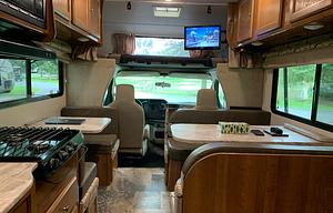 2019 Coachmen RV Leprechaun 260RS Ford 350