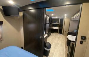 2017 Grand Design Imagine 2800BH RV rental photo 5