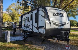 King Bed and Private Quad bunks  2022 Cruiser MPG