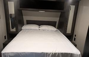 Clean & Comfy Travel Trailer for Rent Locally