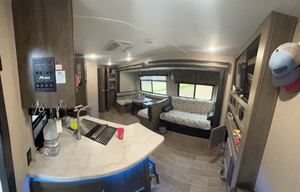 2020 Palomino Puma 32RBFQ RV rental photo 2