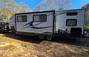 31.0 Cherokee Alpha Wolf 26DBH-L -  DELIVERY ONLY