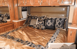 Home on the Road - 37ft Luxury RV