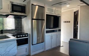 Luxury KeyStone Large Family Friendly RV