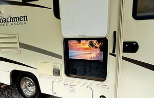 Pet Friendly Coachmen Freelander 21 RS