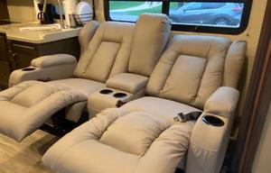 30 Ft Class A Motor Coach - Pets Allowed