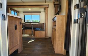 2018 Starcraft Launch Outfitter 24ODK