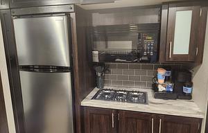 Escape –Spacious and Pet-Friendly Adventure Awaits