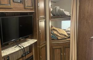 2018 Embrace EL275 RV rental photo 7