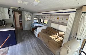 2000 Fleetwood RV Southwind 36T RV rental photo 2