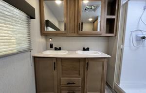 2023 Forest River RV Cherokee Arctic Wolf Suite 3910 RV rental photo 6
