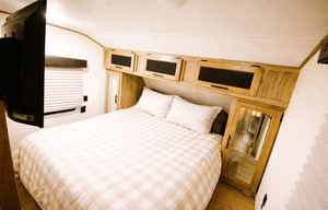 ★ Alpha Churro ★ Sleeps 10 • Private Suite • 2Door