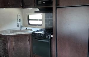 2020  DELLA TERRA 28 KRD,  34 ft SLEEPS 9
