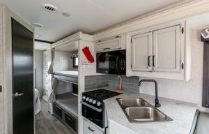 Spacious Dog Friendly and stocked for adventure!!