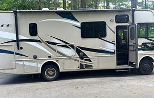 2016 Thor Motor Coach ACE 29.3 RV rental photo 13