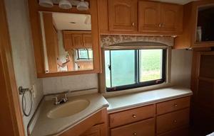 2004 Mandalay Luxury Division Mandalay Class A 43A