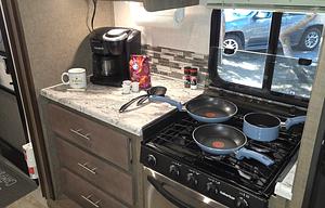Surveyor 247BH Dog Friendly + Bunkhouse + Island