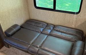2019 Dutchmen RV Coleman Lantern Series 285BH RV rental photo 18