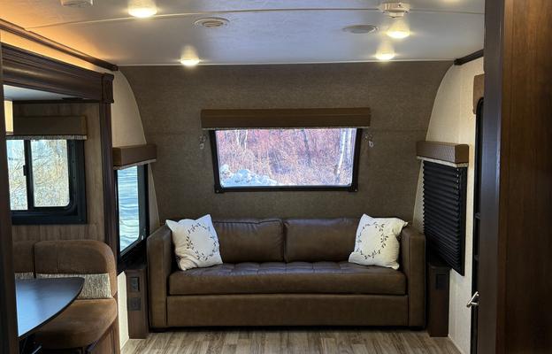 2018 Jayco White Hawk 29FLS RV rental photo 1