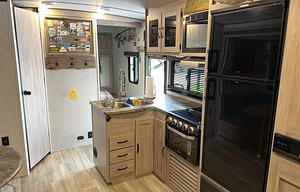 Golden Getaways Family RV – Sleeps 8 - 10