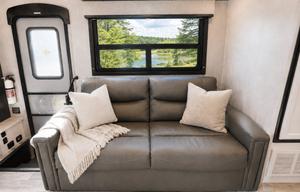 Minty Fresh Redhawk 31F with BUNKS!