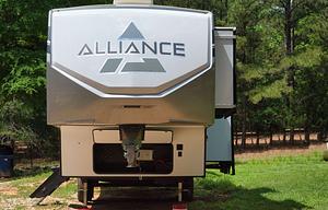 Event-Ready 5th Wheel | Sleeps 8+ | Spacious