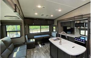 2020 Grand Design Reflection 31MB RV rental photo 3