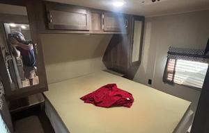 2020 Puma 28RBQS RV rental photo 11