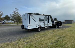 NEW Dutchman Kodiak Cub 175BH (Never rented)