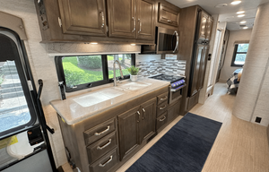 'Maverick' Sleeps 8! Loaded with Comfort Amenities