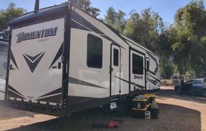 HONEST RVS – TOY Momentum Sleeps 6 fits SxS