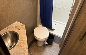 2018 Thor Axis Class A | UNLIMITED MILES  SLEEPS 6