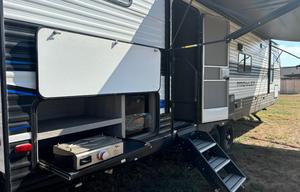 2022 Prowler 315BH RV rental photo 2