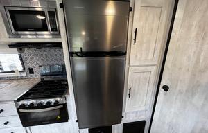 Fully Stocked, Double Bunk | Sleeps 6-8 | 2022 RV