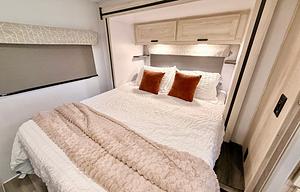 Family&Pet Friendly - 2024 Forest River SUNSEEKER