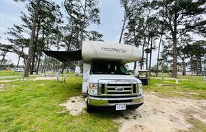 2018 28 ft Thor Motor Coach Freedom Elite