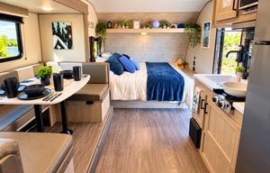 2026•Sleeps 8•Full Bunks•Slide-Out•Outdoor Kitchen