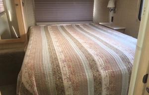 2008 Winnebago Outlook 31C