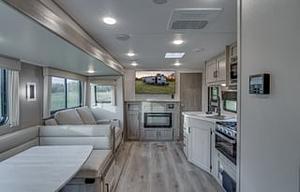 BRAND NEW! 2025 Catalina Legacy 293QBCK Bunk House