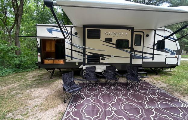 FULLY STOCKED FAMILY RV | WE DELIVER & SET UP