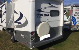 2004 Concord 225LE Ford RV rental photo 4