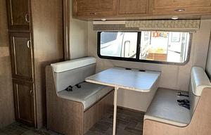KeeJay's Wonderful Winnebago w/ dual slide-outs!