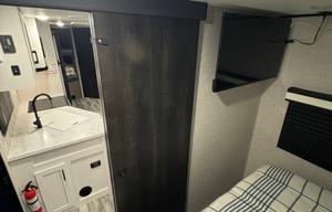 Fully Loaded NE Wisconsin Camper-Sleeps up to 10