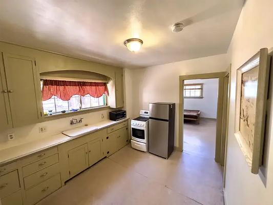 Cabin, Loop: Pine Valley